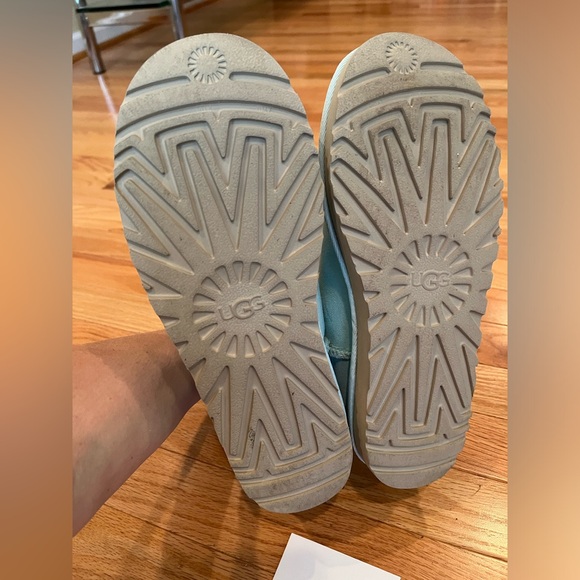UGG Classic Mini ll Aqua, Size 7 EXCELLENT CONDITION - Picture 5 of 6